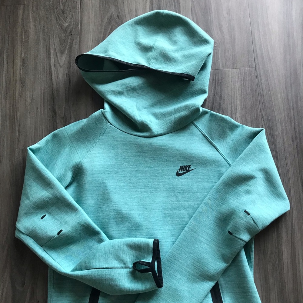 Nike hoodie. Like new.